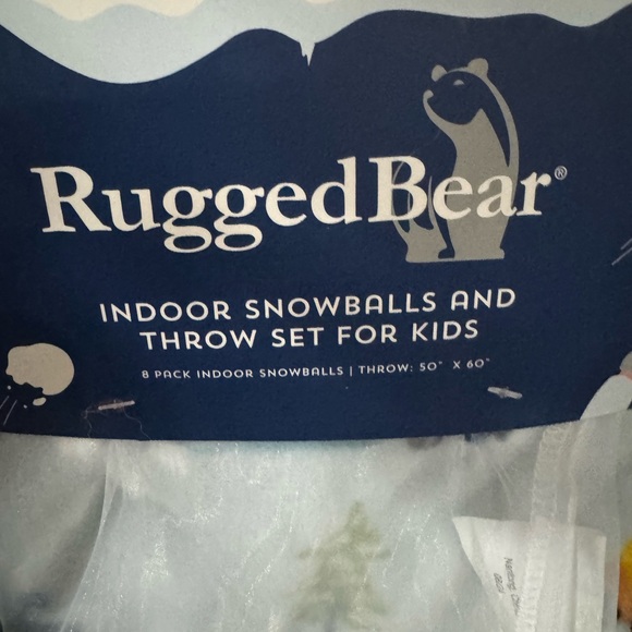 KIDS TRUCK & TRACTORS THROW BLANKET W/ A SET OF 8 INDOOR SNOWBALLS PLUSH NEW - Picture 9 of 11